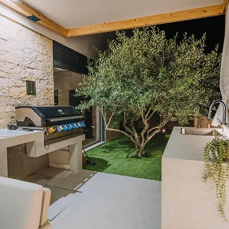 Santa Barbara Villa *