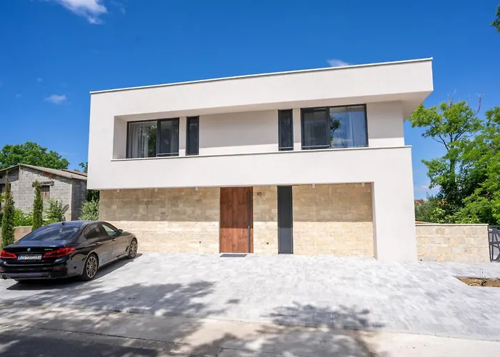 Santa Barbara Villa *